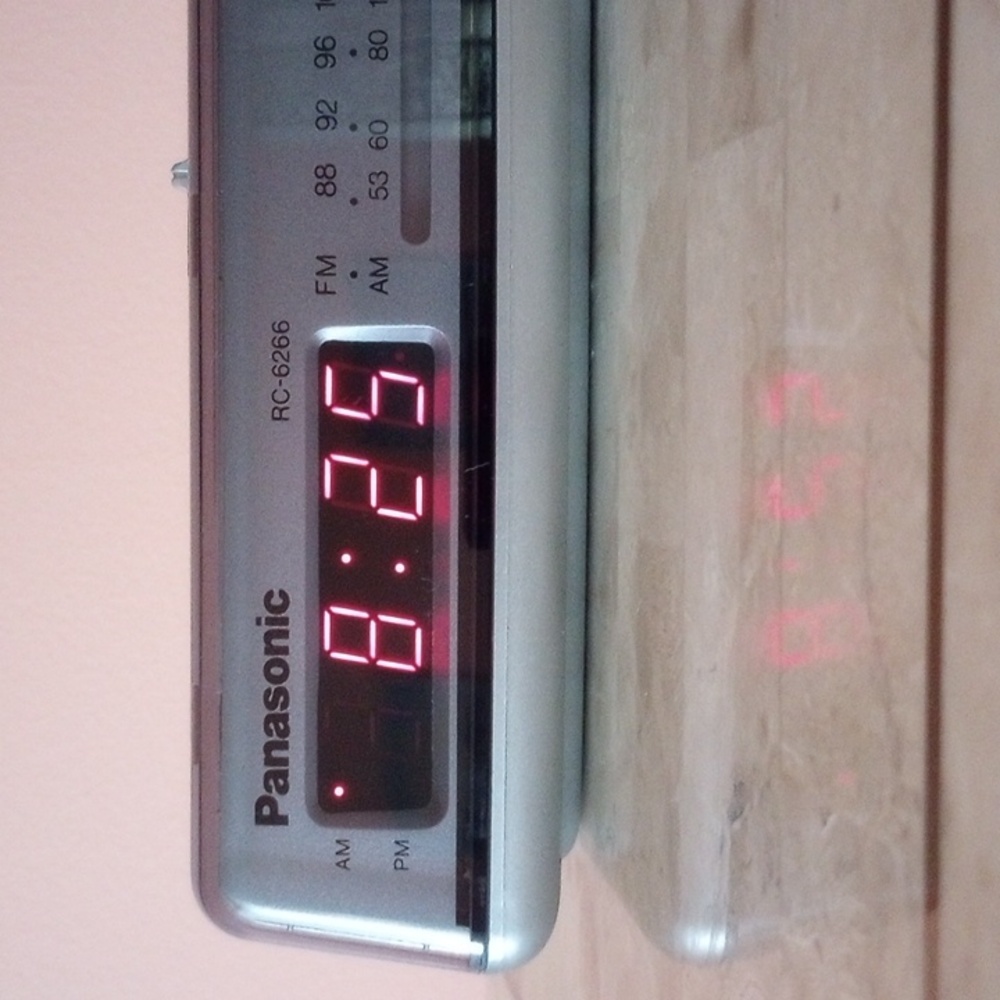 Alarm Clock Radio AM/FM - PANASONIC - Picture 2 of 15